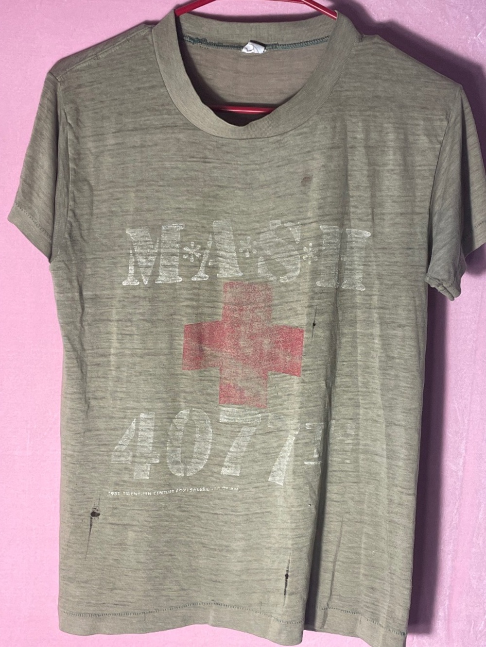 VINTAGE 1981 M*A*S*H* 4077th t-shirt Sz. Med. REAL & RARE